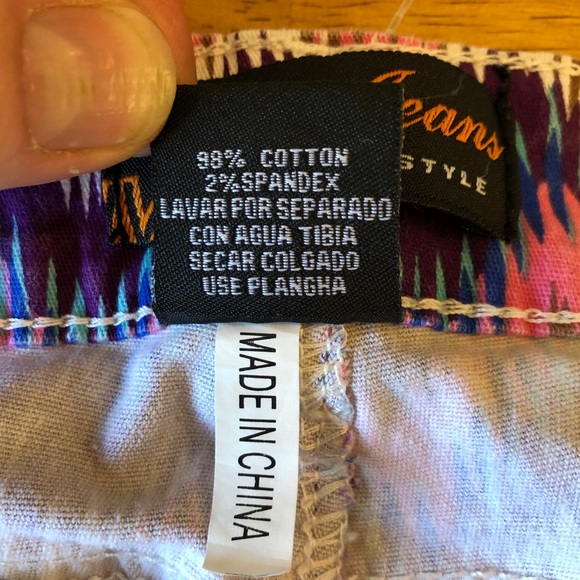 B8 Masoi Jeans Aztec Print Shorts 3 - Picture 6 of 6